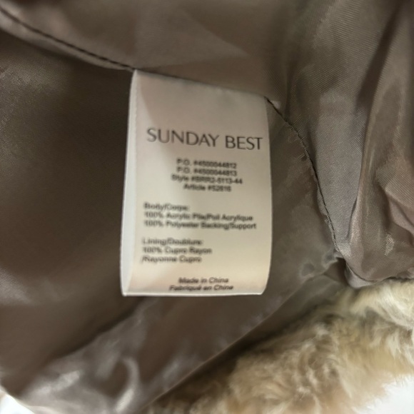 Aritzia Sunday Best Faux Fur jacket size medium - Picture 4 of 6